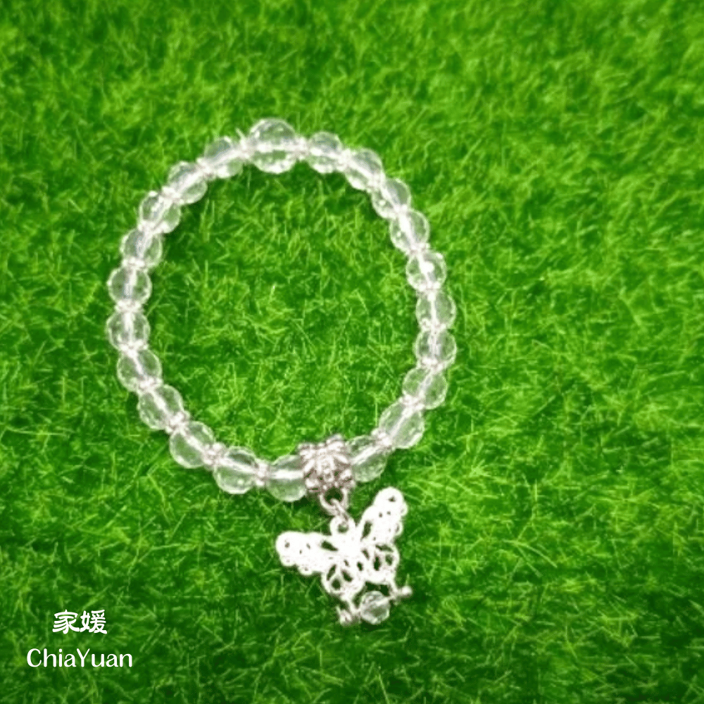 ♥︎ChiaYuan♥︎蝴蝶吊飾水晶感彈力手環|約13圍白色| 創意串珠手環
