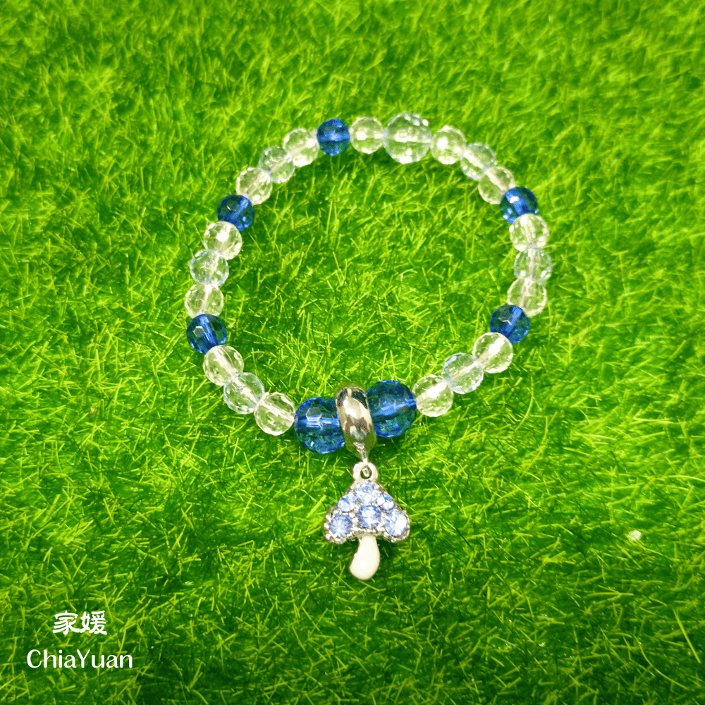 ♥︎ChiaYuan♥︎清透藍白手環｜蘑菇吊飾水晶感串珠手鍊手環